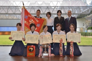 女子団体優勝