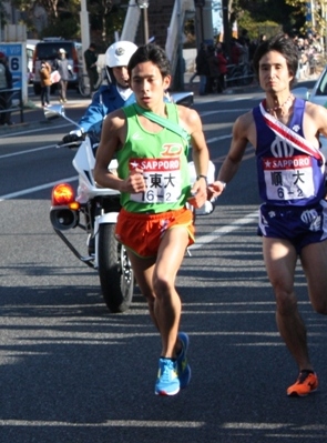 2区を力走する市田孝選手