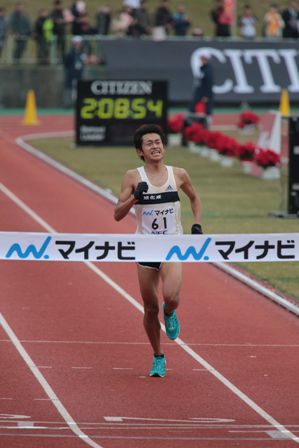 2015年福岡国際マラソンのゴールシーン(旭化成㈱提供)