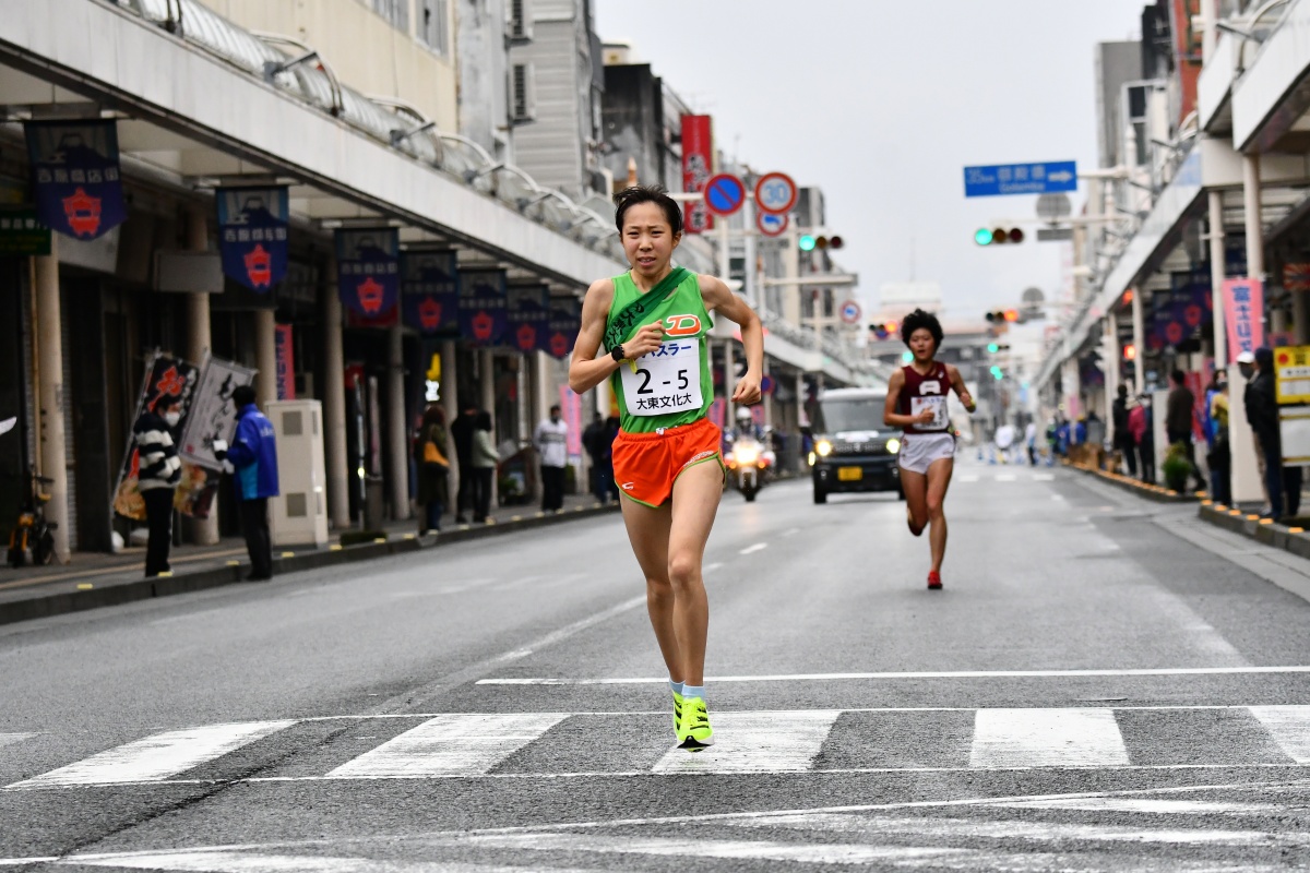 区間賞の走りで差を縮めた鈴木選手