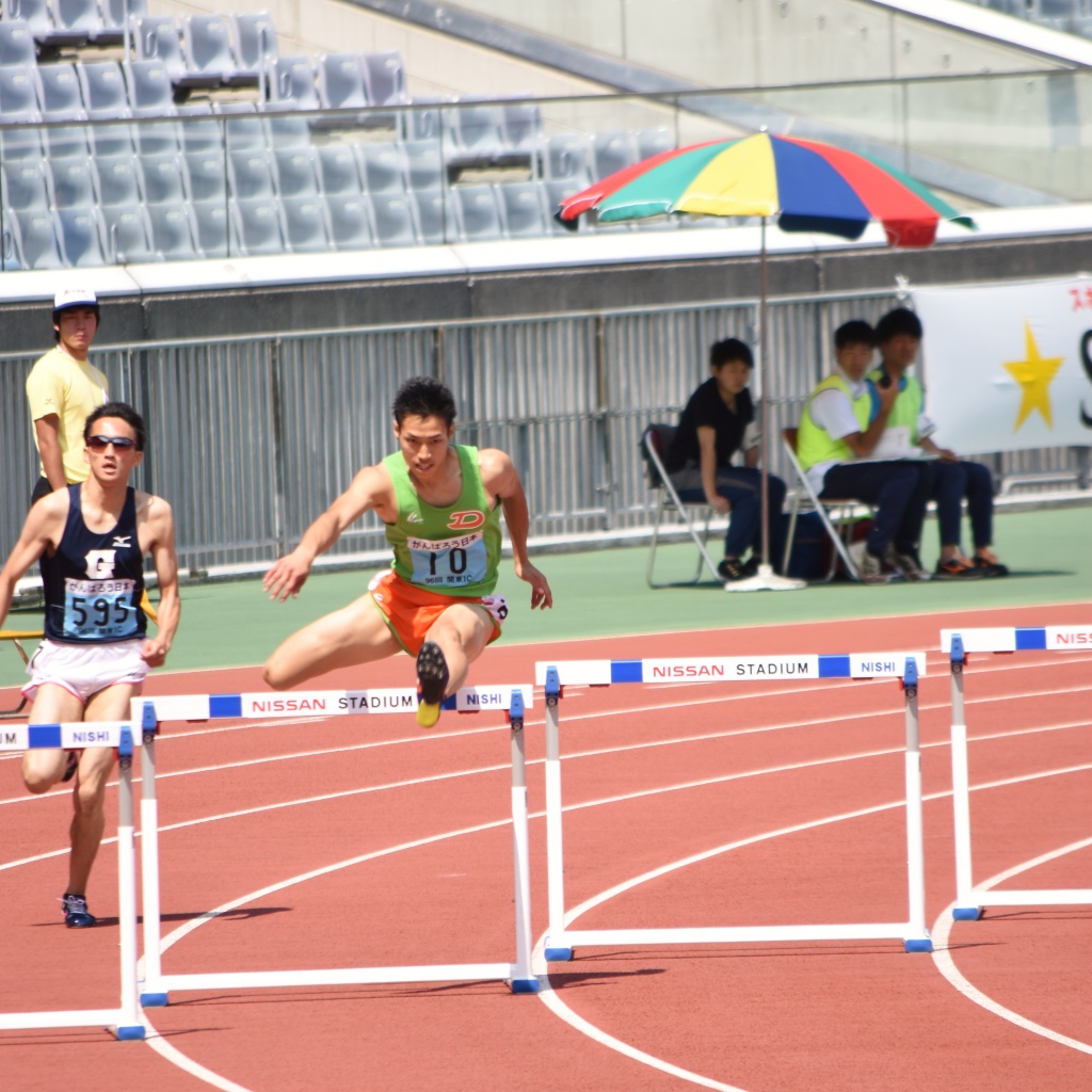 藤井琉成選手（ｽﾎﾟｰﾂ科2年）男子2部400mH優勝