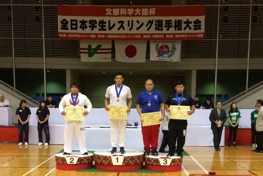 （左）宮原将裕選手（経営4年）