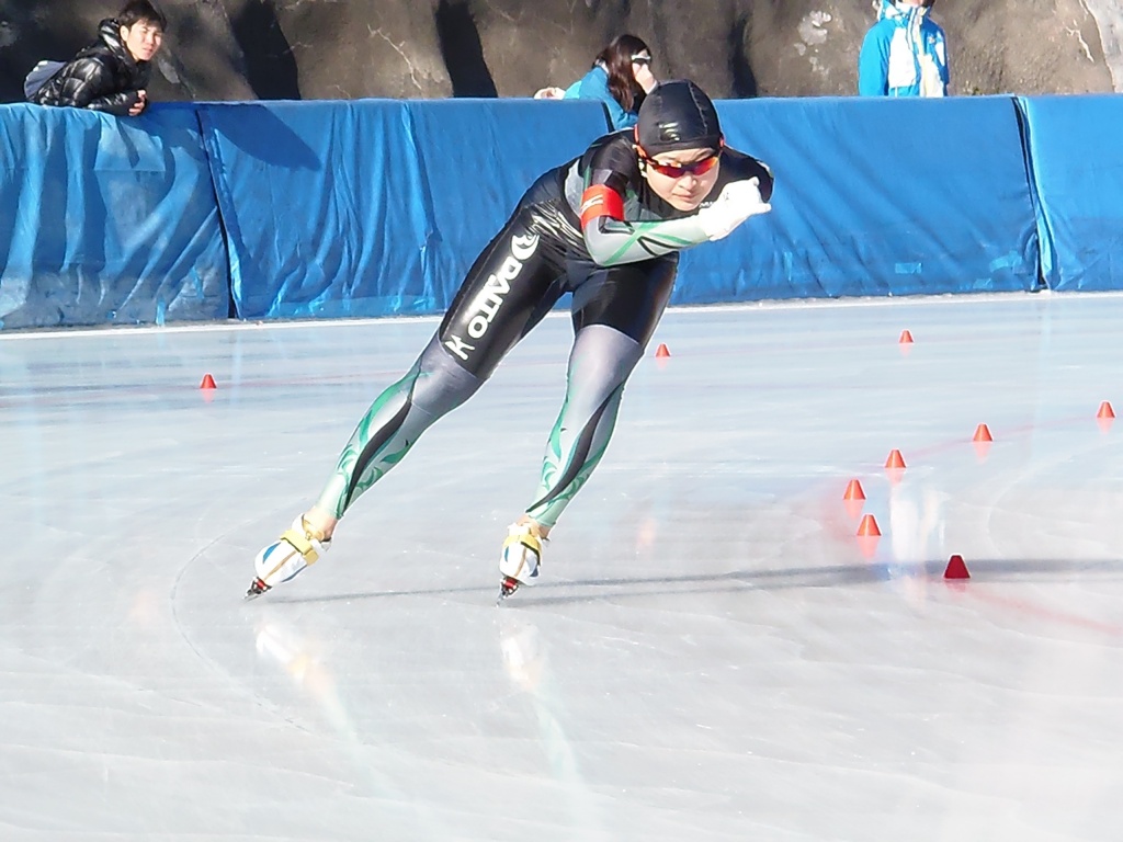 女子1500ｍ8位に入賞した富田選手