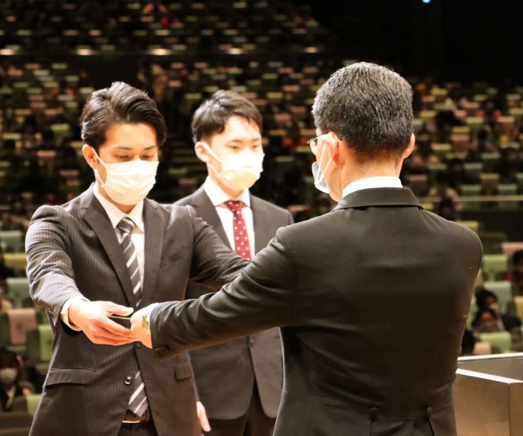 学長賞（滑田一輝さん　書道学専攻）