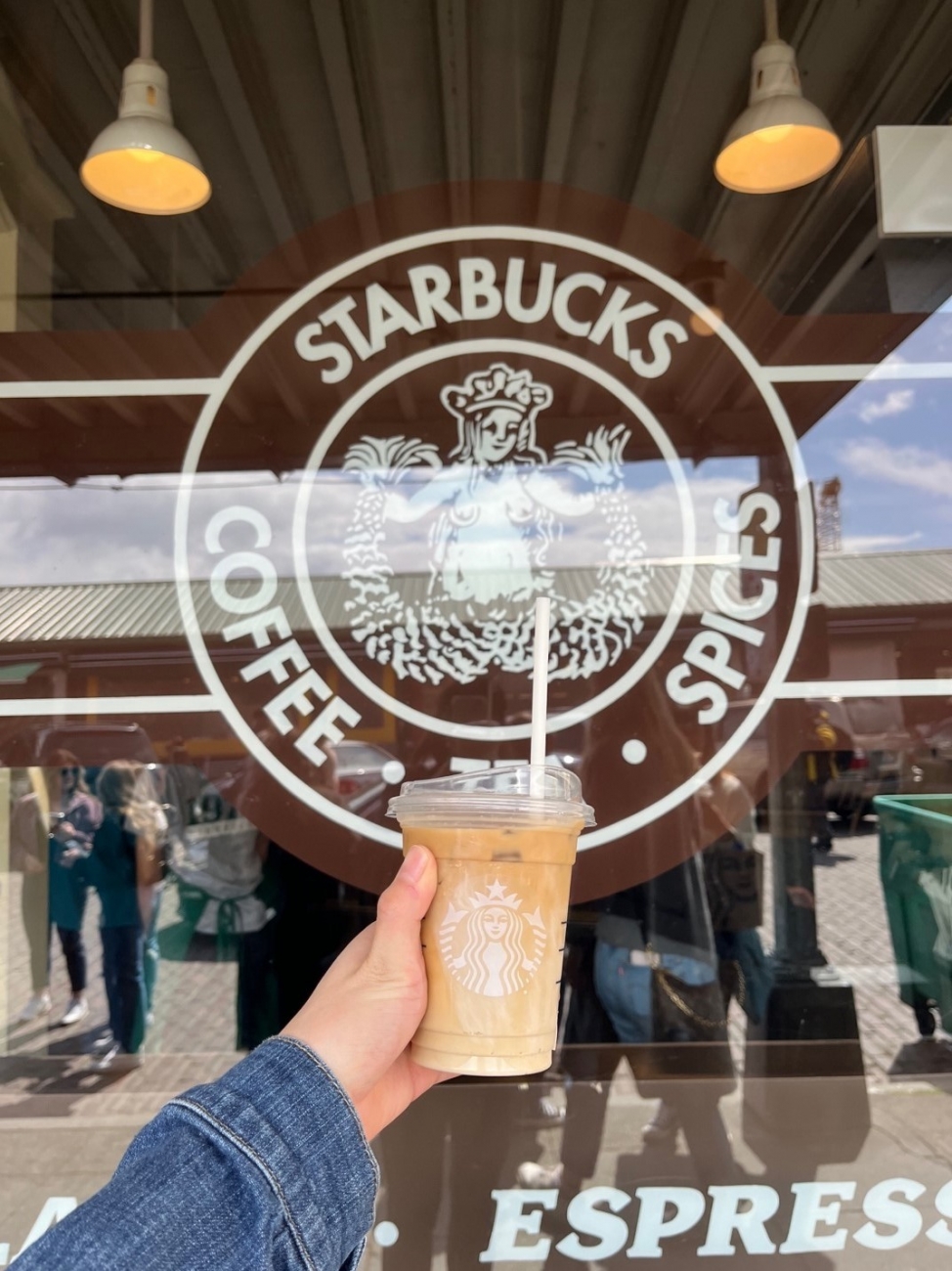 First Starbucks “Pike place”