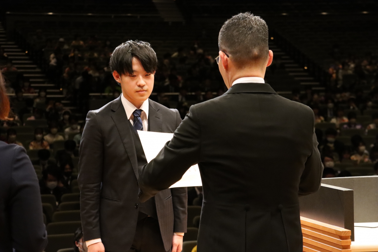 学長賞（新井唯真さん　書道学科）