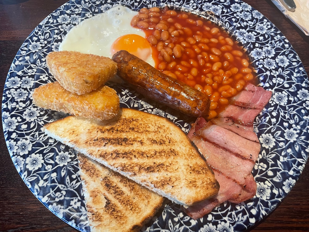 こちらもイギリスの伝統食のEnglish Breakfastです。