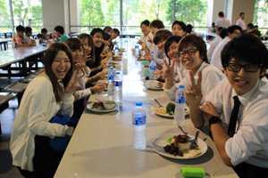 大学内の食堂の様子