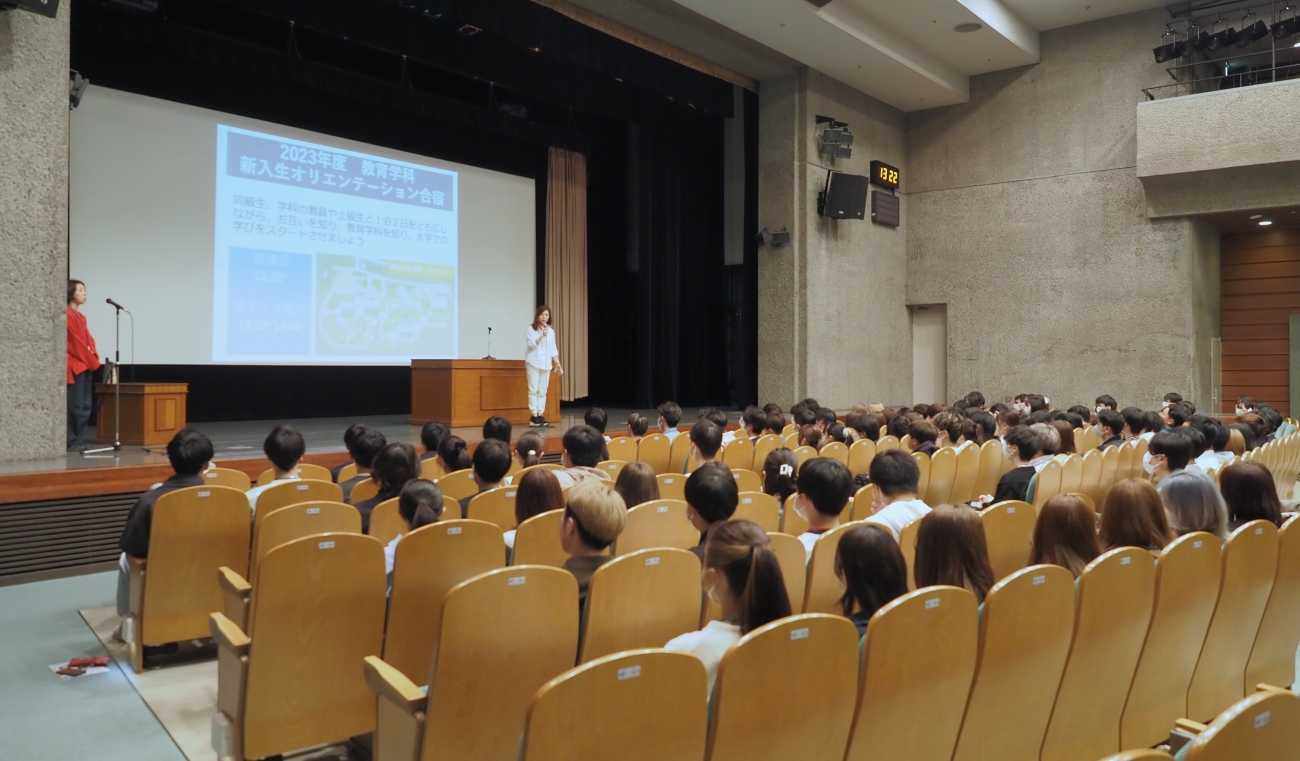 オリエンテーション合宿開講式の様子