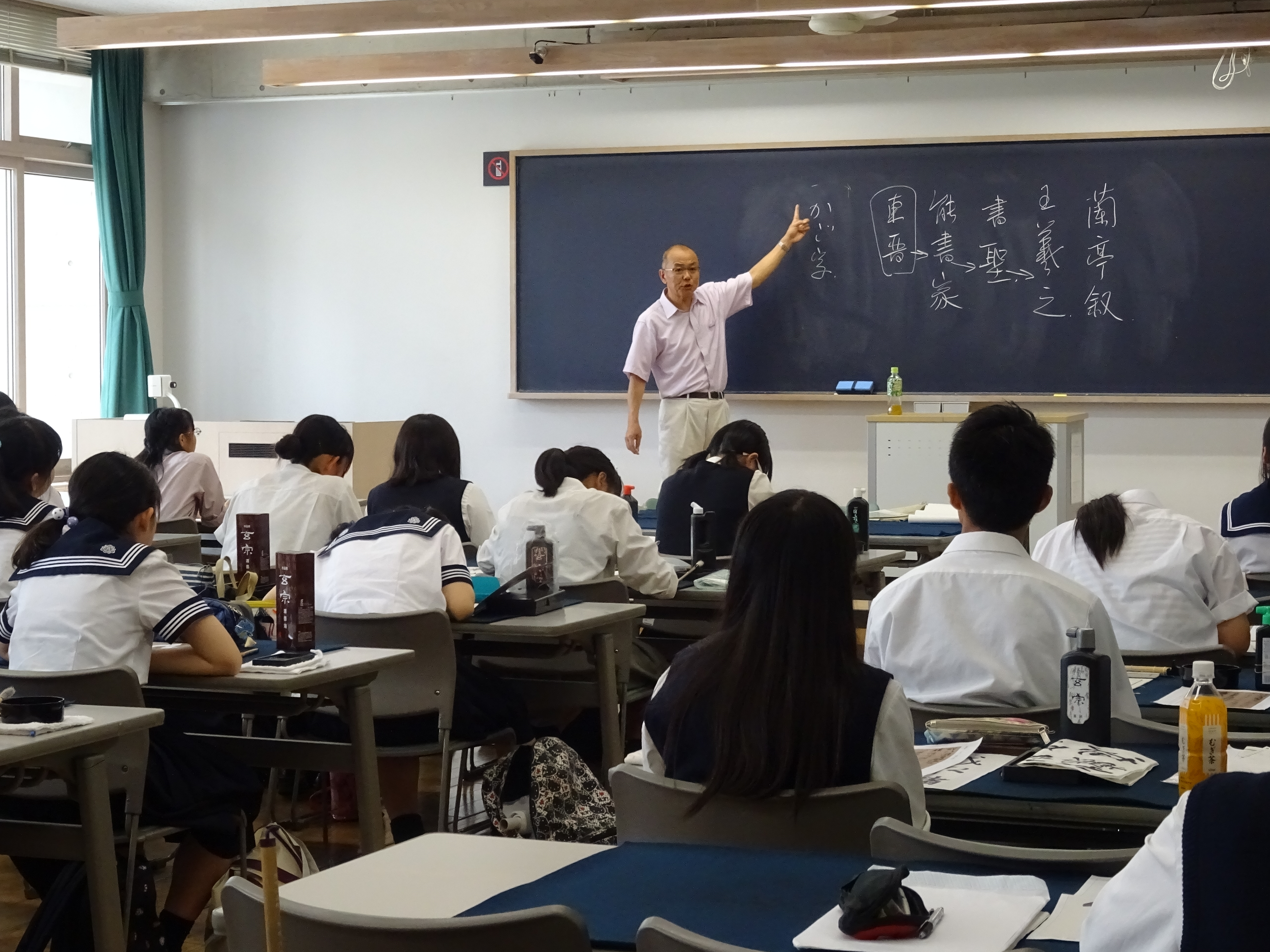 書道学科永守教授の講座風景